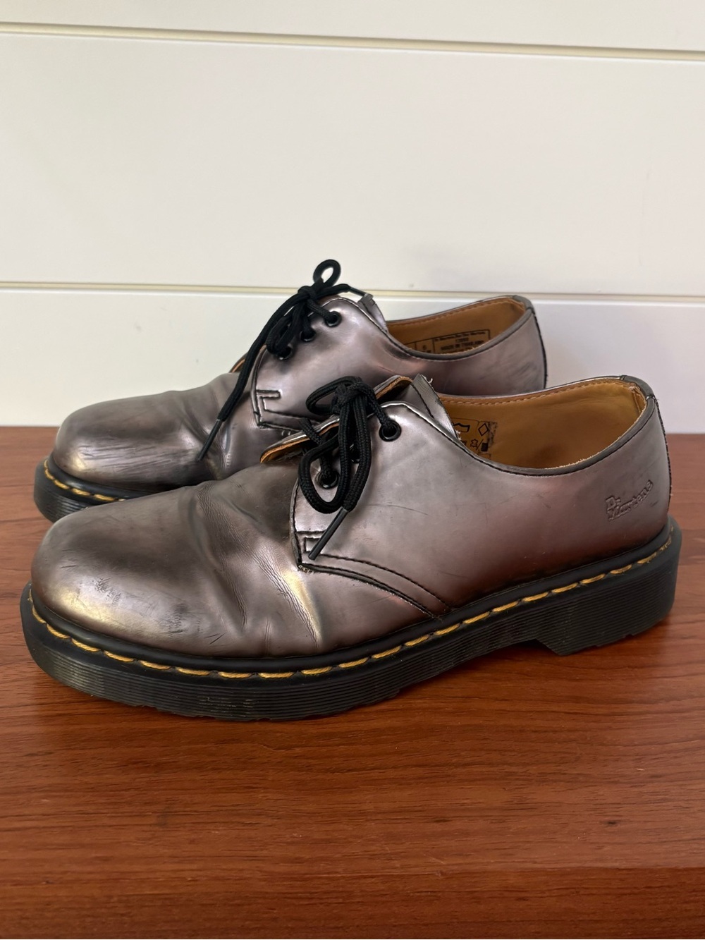 Dr. DOC Martens Oxford Shoes Womens Size 6 Silver Metallic Leather Casual Retro